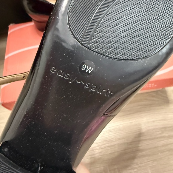 Easy Spirit Black Patent Mary Jane Heels - Picture 11 of 13